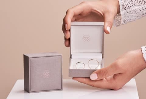 MYTRAURINGstore Etui geöffnet