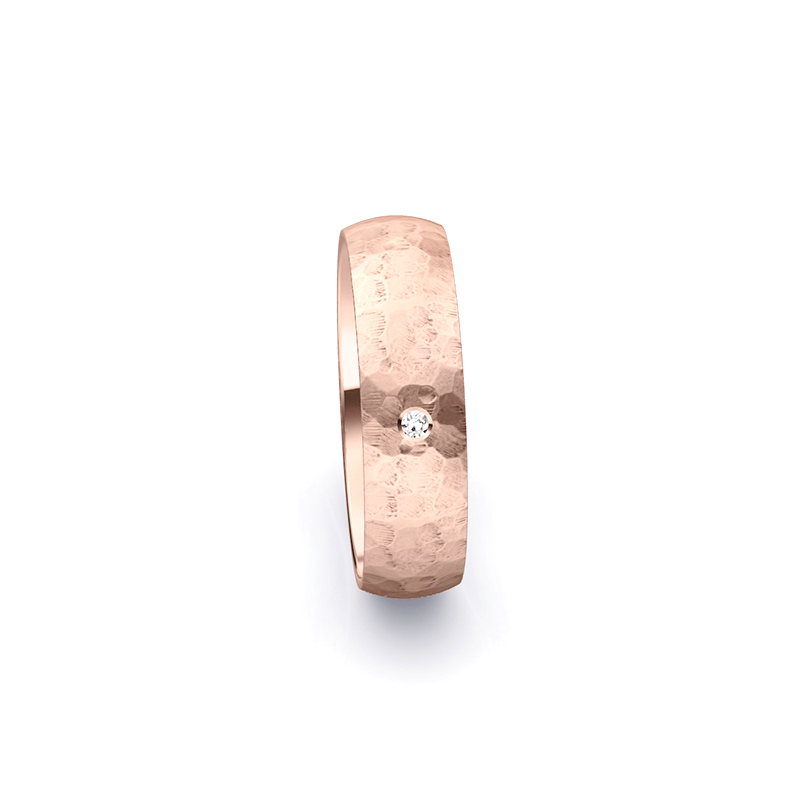 Moderne Eheringe aus Roségold mit Diamant und besonderer Oberfläche 5080