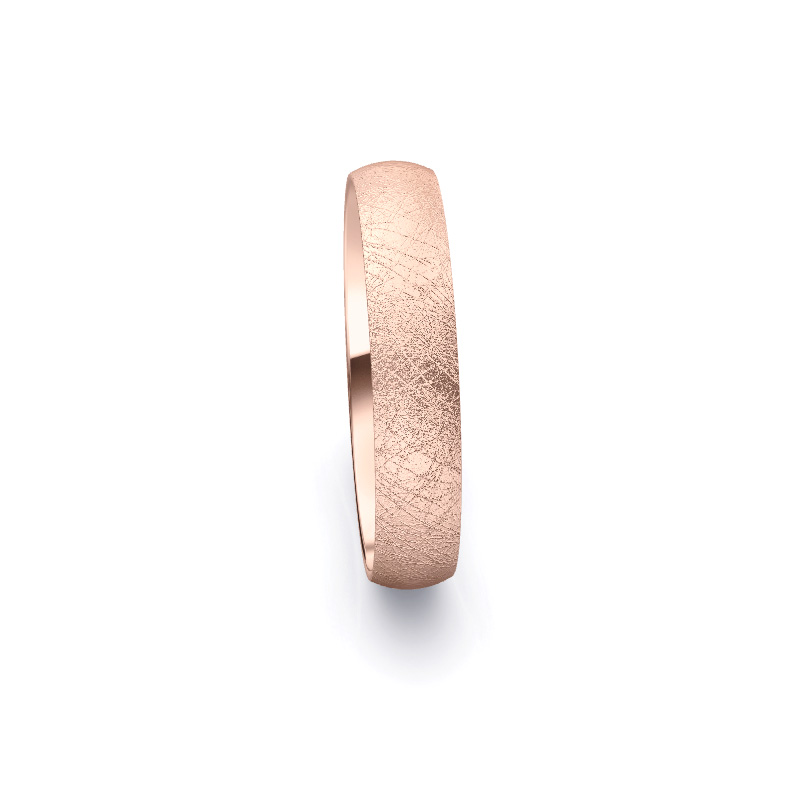 Aufnahme von schlichten eismatten Trauringen aus Rosegold mit 4,5 mm Breite 