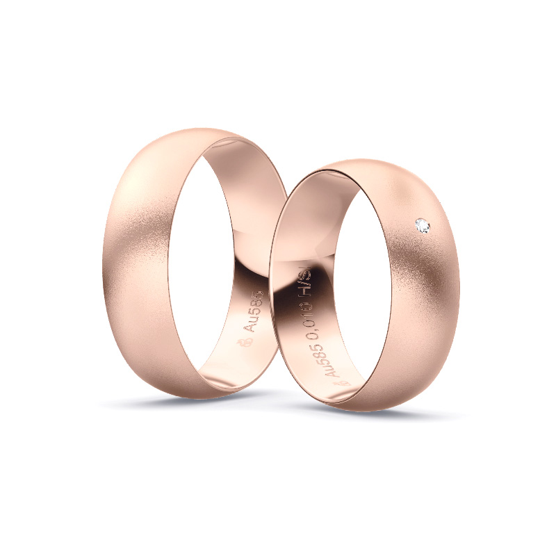 Aufnahme von schlichten sandmatten Trauringen aus Roségold mit Diamanten mit 6 mm Breite