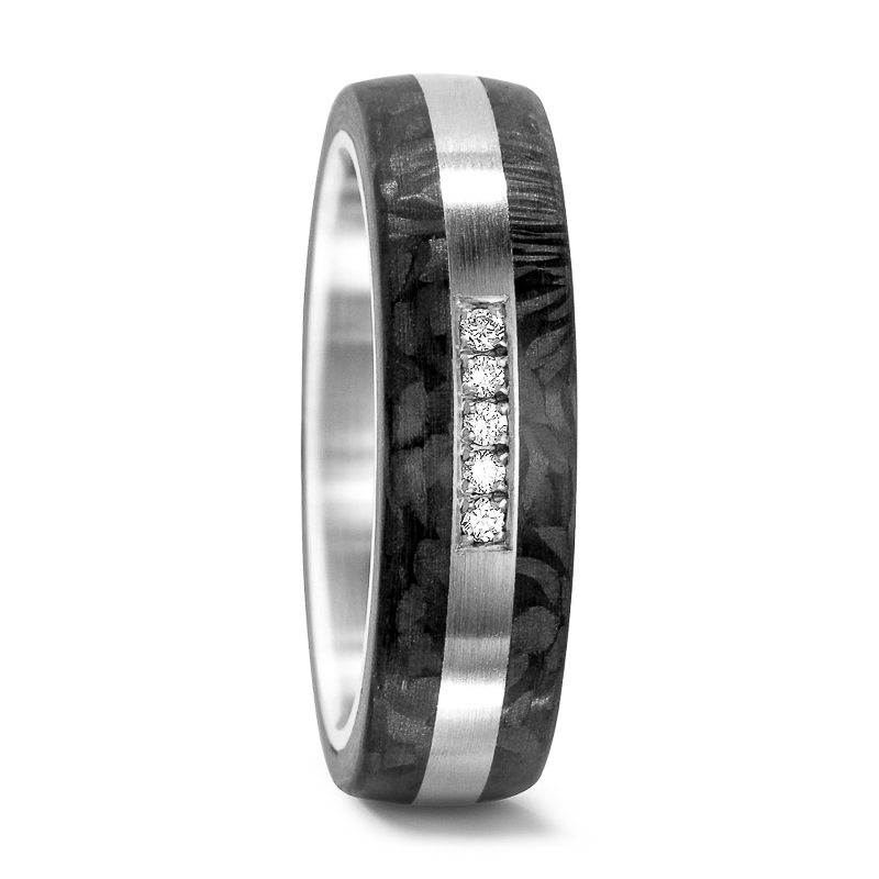 Aufnahme des Partnerrings aus Carbon und Edelstahl mit mattem Mittelstreifen und 5 Diamanten