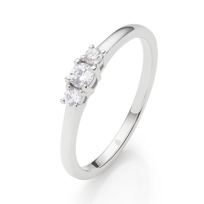 Traumhafter Antragsring aus Platin 950 mit drei Diamanten 8126