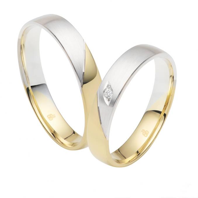 Aufnahme von Eheringen aus Gelbgold&Weissgold mit Diamanten in blattförmiger Vertiefung mit Rille