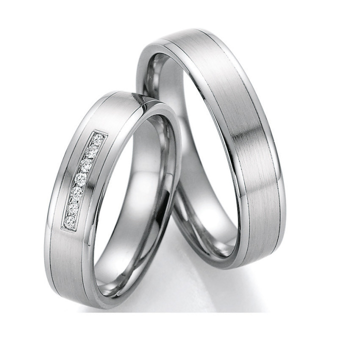 Eheringe Trauringe aus Titan & Platin 600 mit Diamant Ruesch Collection Nowotny 86/10110-050