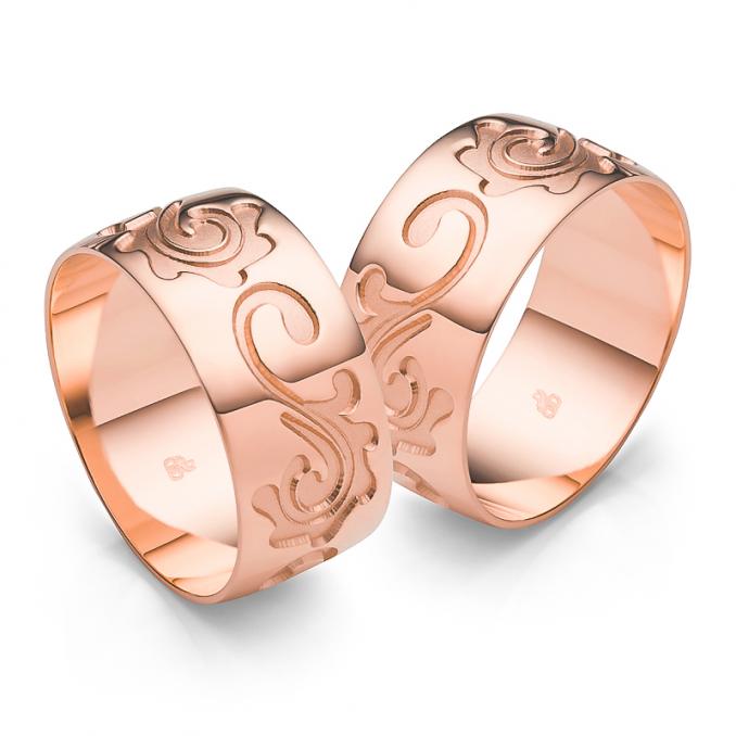Aufnahme der Roségold Trauringe mit Dekor in Breite 100 mm