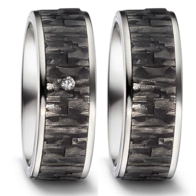 Moderne Titan Partnerringe Eheringe mit schwarzer Carboneinlage und Strukturierung mit Diamant Tita