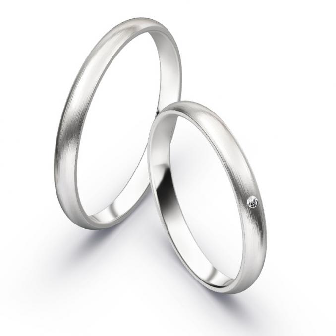 Aufnahme von schlichten mattierten Weissgold Eheringe in 2,5 mm