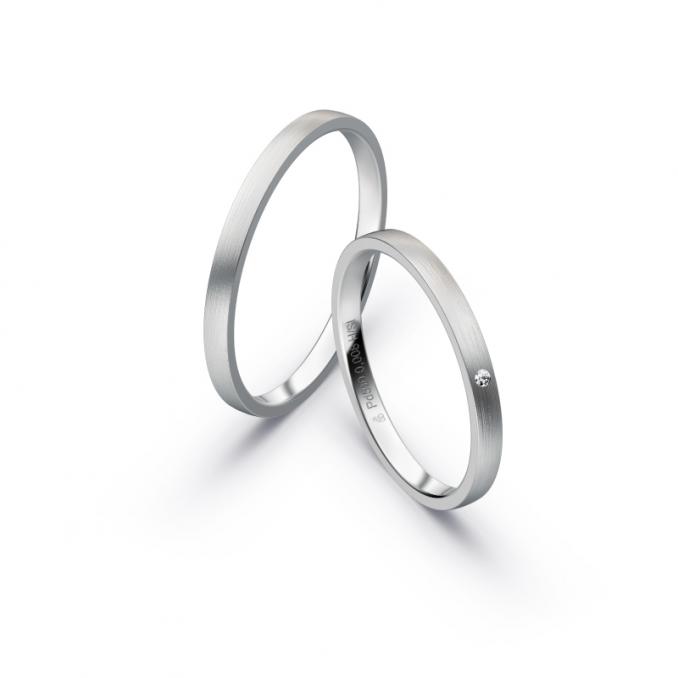 Aufnahme von schmalen Eheringen aus Palladium in 2 mm Breite mit Diamant und Mattierung