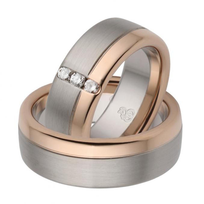 Formvollendete Eheringe aus Roségold & Palladium 500 mit Längsmattierung und Diamanten 5570