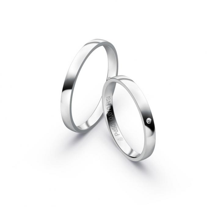Aufnahme von schmalen Eheringen aus Palladium in 2,5 mm Breite mit Diamant und Polierung