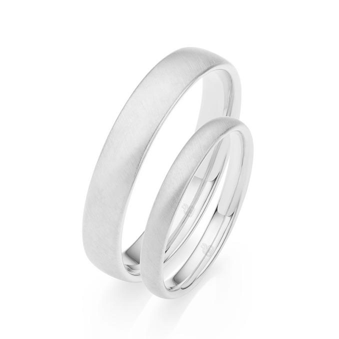Platin Eheringe mit Quermattierung breiter Herrenring schmaler Damenring