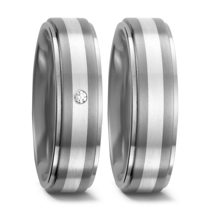 Eheringe Partnerringe aus edlem Titan matt poliert mit Silberstreifen und Brillant von Titan Factor