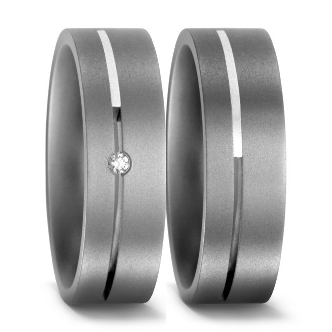 Eheringe Partnerringe aus edlem Titan matt poliert mit Silberstreifen und Brillanten von Titan Fact