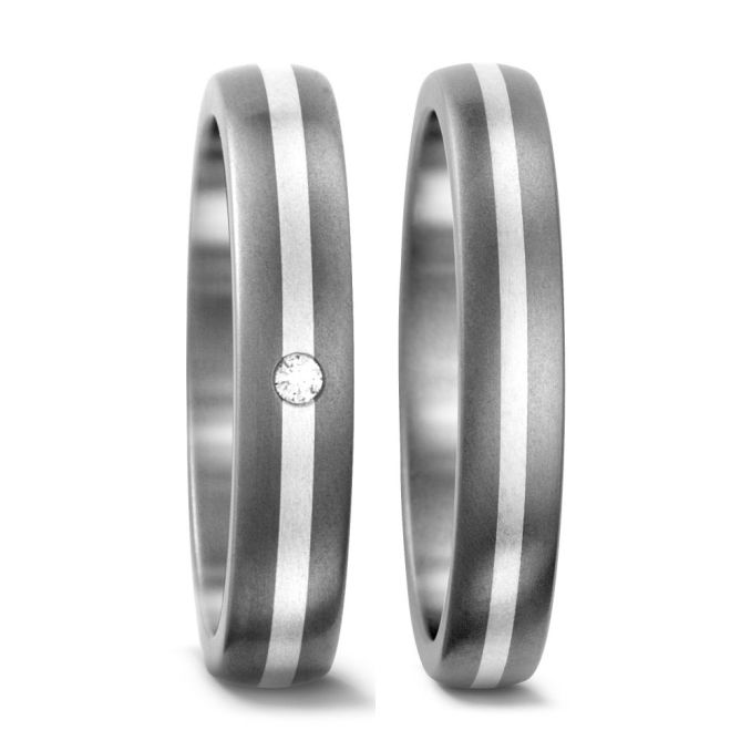 Eheringe Partnerringe aus edlem Titan matt poliert mit Silberstreifen und Brillanten von Titan Fact