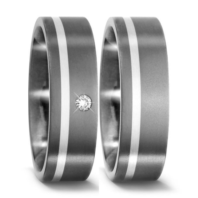 Eheringe Partnerringe aus edlem Titan matt poliert mit Silberstreifen und Brillanten von Titan Fact
