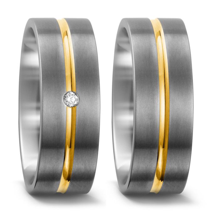 Eheringe Partnerringe aus edlem Titan mattiert mit Gelbgoldstreifen und Brillanten von Titan Factor