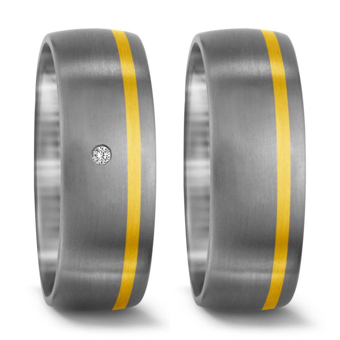 Eheringe Partnerringe aus edlem Titan mattiert mit Gelbgoldstreifen und Brillanten von Titan Factor
