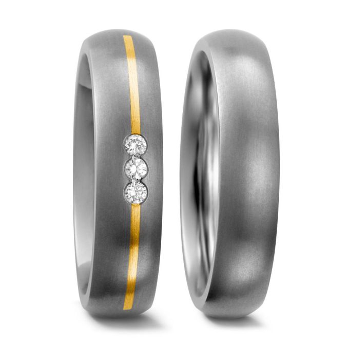 Eheringe Partnerringe aus edlem Titan mattiert mit Gelbgoldstreifen und Brillanten von Titan Factor