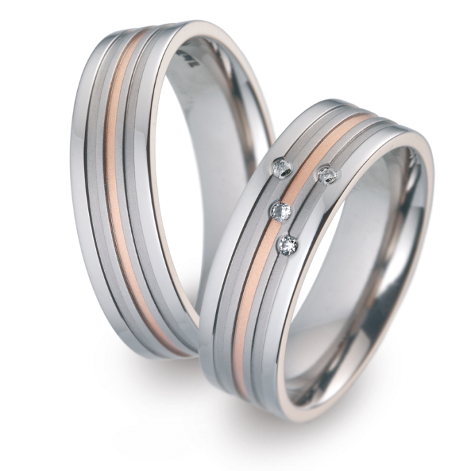 Eheringe Partnerringe aus edlem Titan mattiert mit Rotgoldstreifen und Brillanten von Titan Factory