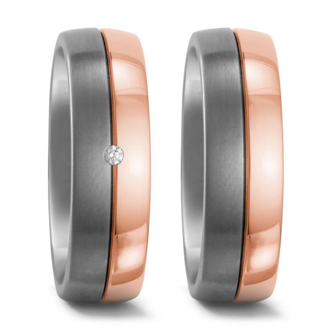 Eheringe Partnerringe aus edlem Titan mattiert mit Rotgoldstreifen und Brillanten von Titan Factory