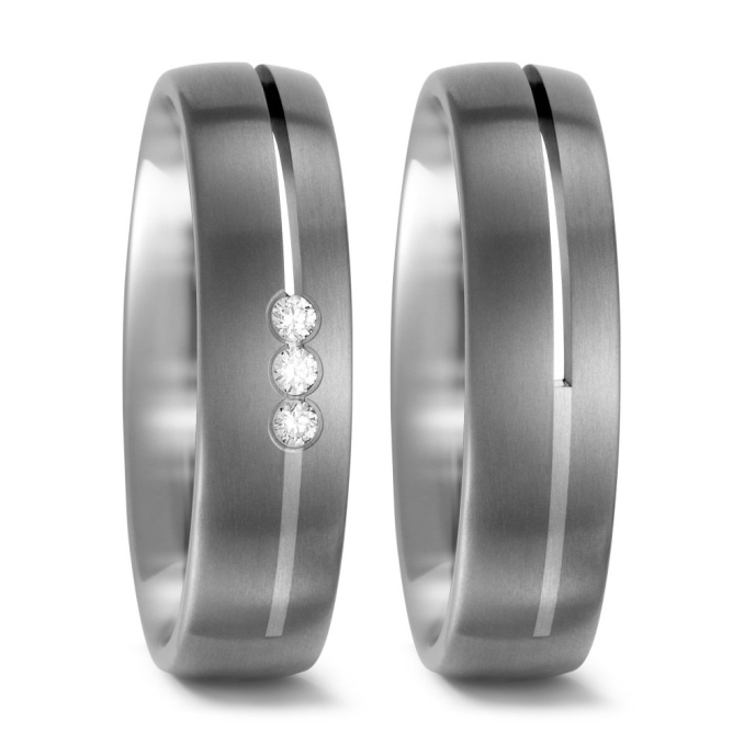 Eheringe Partnerringe aus edlem Titan mattiert mit Gelbgoldstreifen und Brillanten von Titan Factor