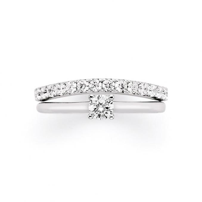 Aufregendes Doppel aus Weißgold Verlobungsring und Memoirering mit Diamanten 121131