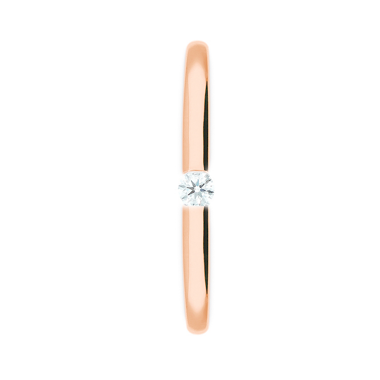 Aufnahme von einem Verlobungsring aus Roségold mit Diamanten mit polierter Oberfläche