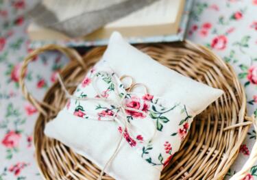 Ringkissen mit Ringen